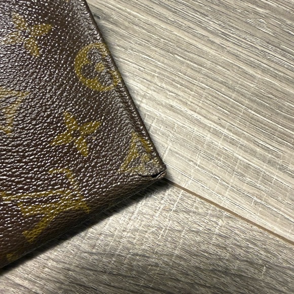 Louis Vuitton Wallet - Picture 6 of 11